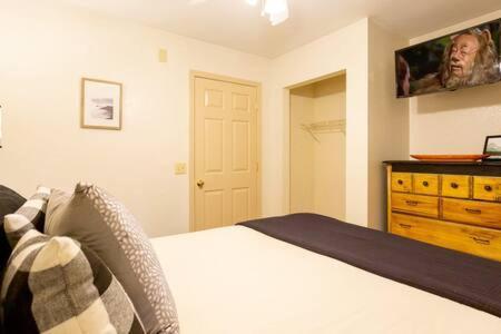 Lodge G Sasquatch Lodges Sleeps 13 Гатлинбург Экстерьер фото