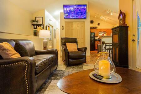 Lodge G Sasquatch Lodges Sleeps 13 Гатлинбург Экстерьер фото